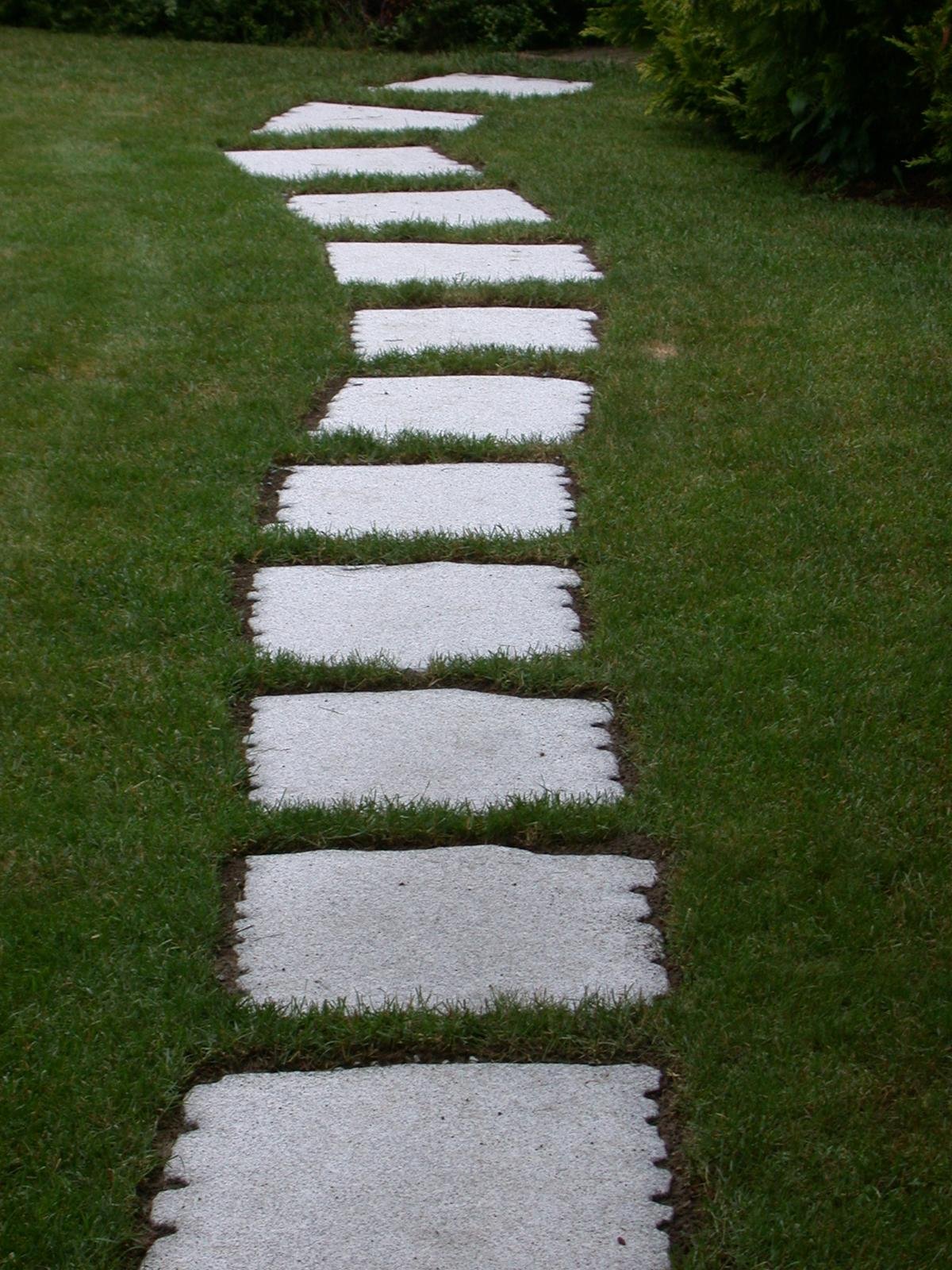 Neuhauser Gartenwegplatten1